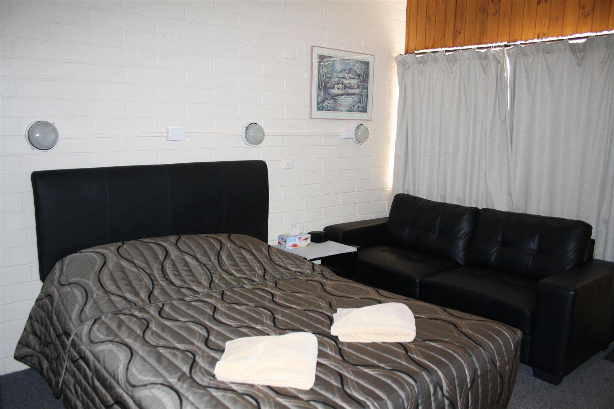 Nhill Oasis Motel Экстерьер фото